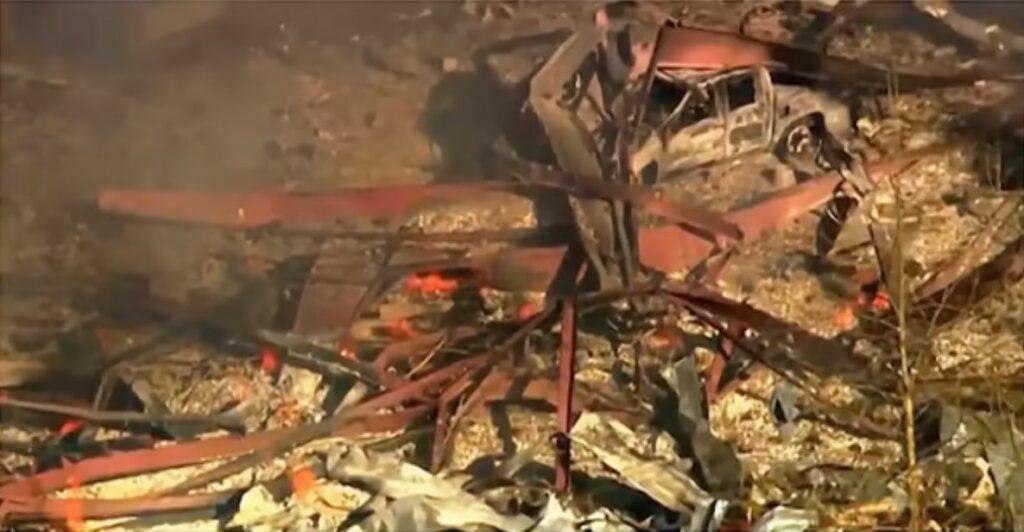 10 Oct 2025 TN Explosion DEW Hallmarks Galore - Video of Beam Energy Glints in Mist mimic Woolworth Roof at WTC on 911