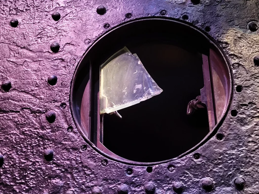 This piece of the hull was one of the most amazing things v0 3e1o4u9gnc6e1